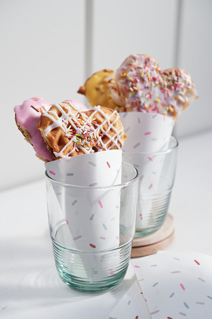 Waffles with sugar decorations 'To Go'