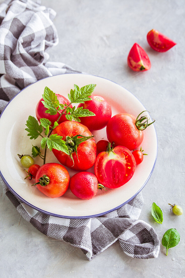 Fresh tomatoes on a plate