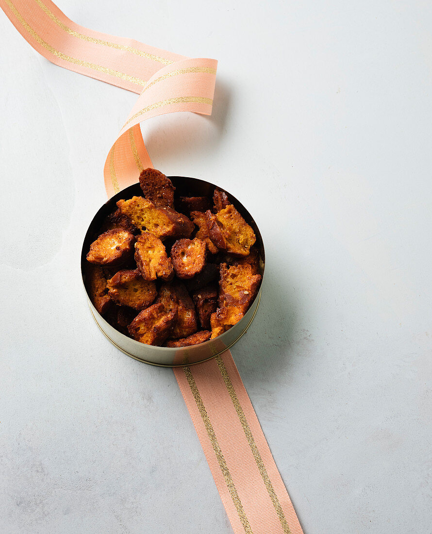 Spicy pretzel snacks with mustard, honey and turmeric