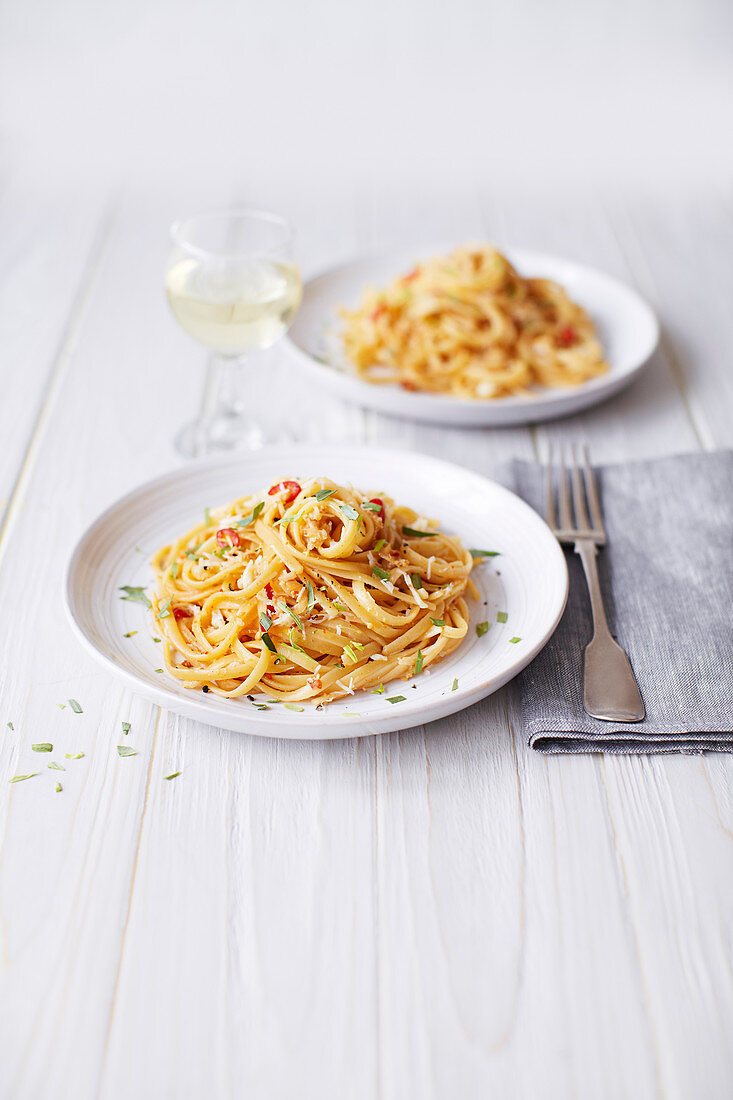 Crab, tarragon and lemon linguine