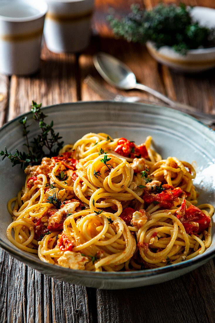 Quick feta and tomato pasta