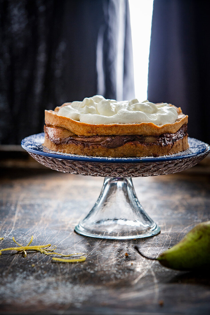 Crumbly pear cake