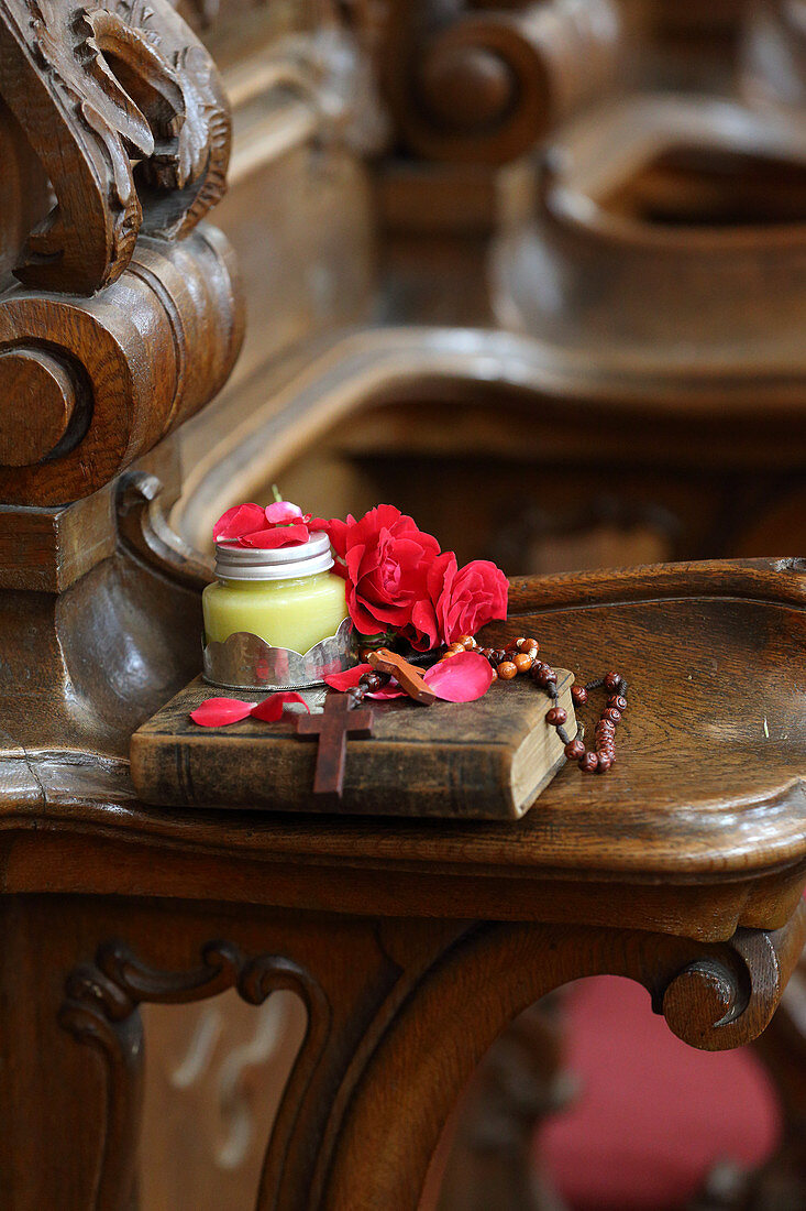 Homemade rose ointment (for skin inflammation)