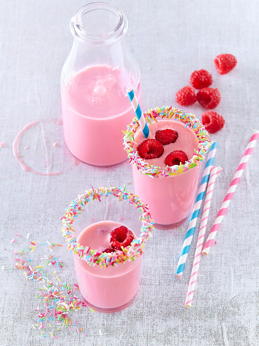 Milchshake mit Himbeeren