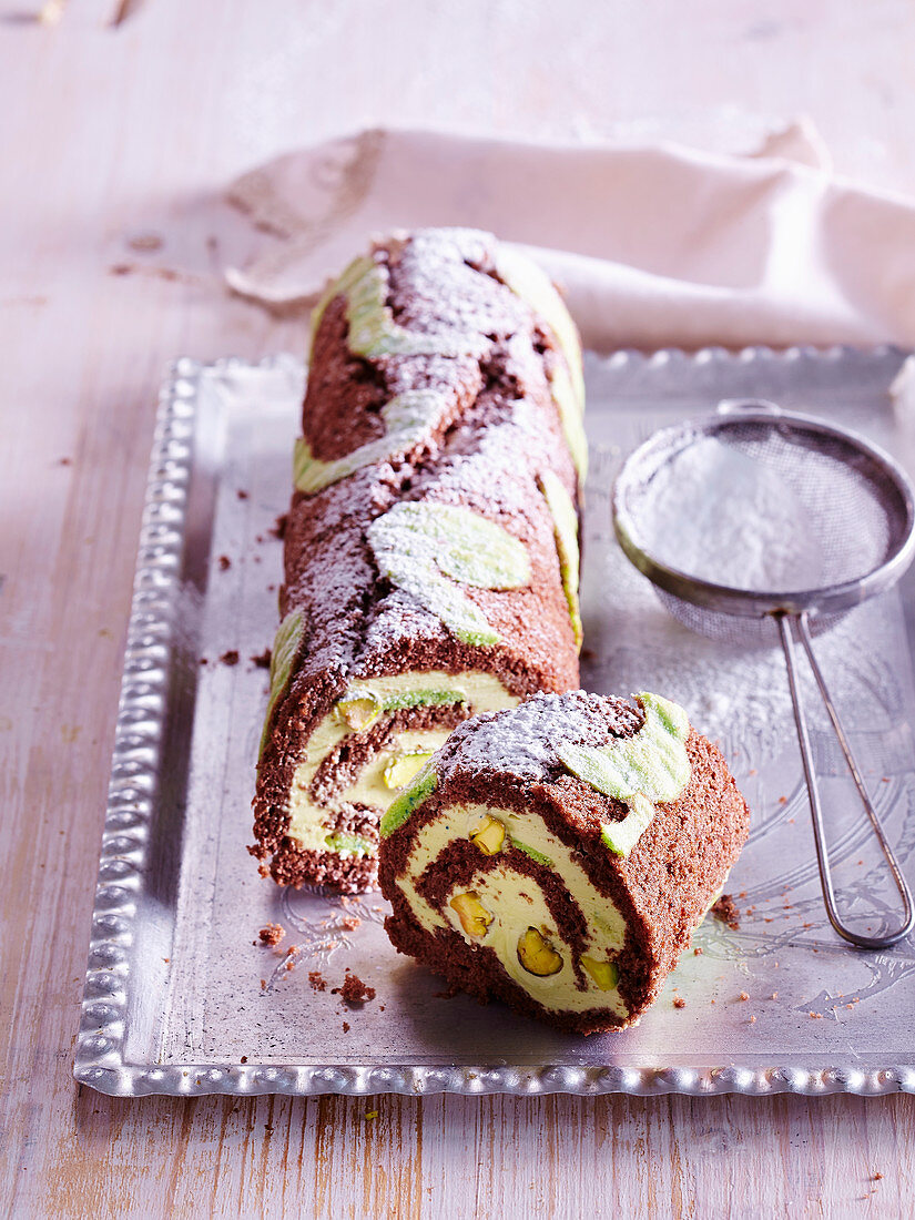 Pistachio Roulade with Ornaments