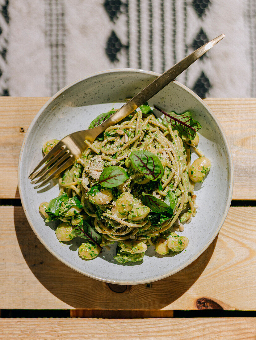 Spaghetti mit Bärlauchpesto