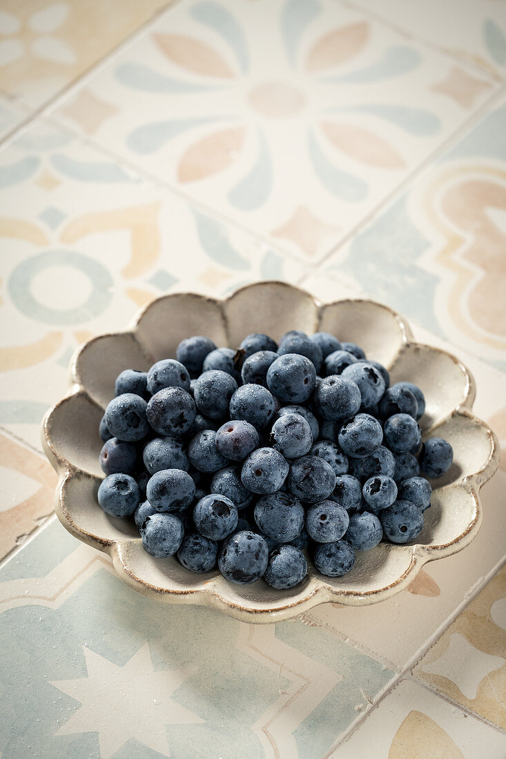 Frische Blaubeeren in einem Schälchen