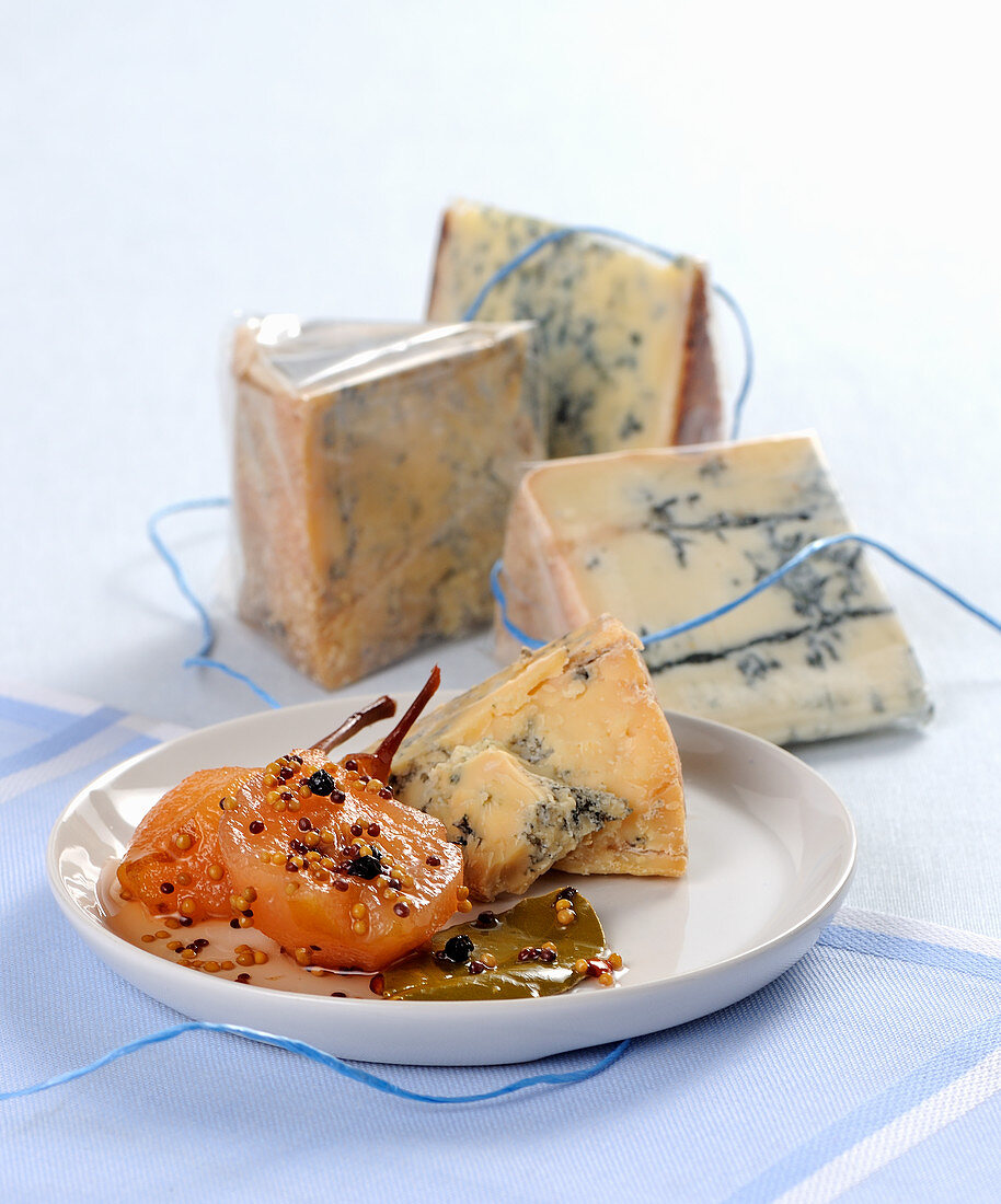 Senfbirnen und Blauschimmelkäse