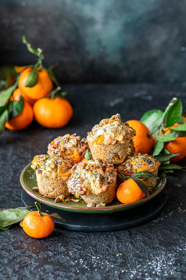 Mandarinen-Mohn-Muffins mit Pistazien