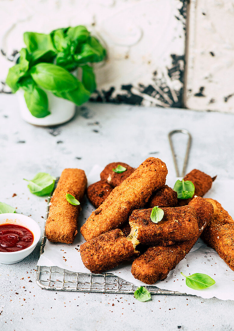 Fried mozzerella sticks