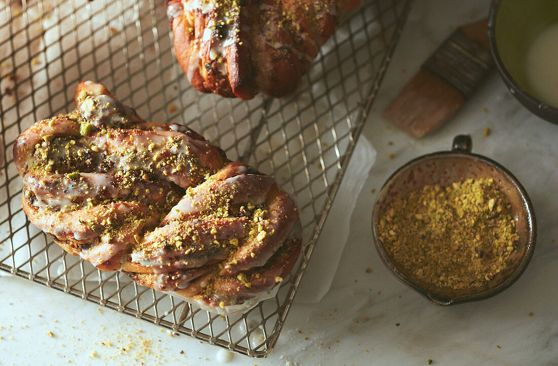 Babka with pistachios