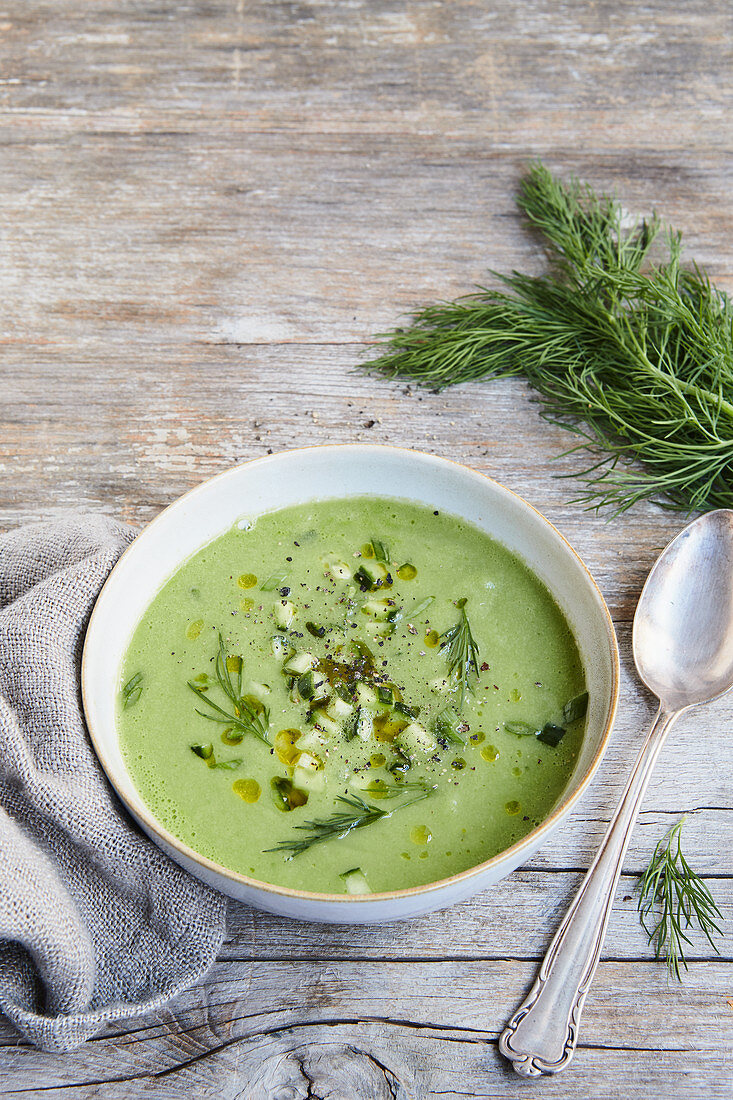 Vegan cucumber and apple soup