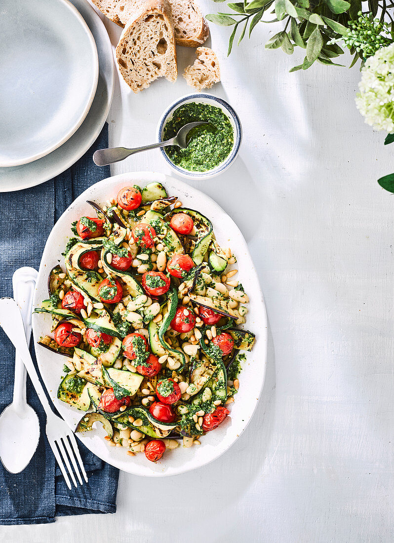 Grilled vegetables with cannellini beans and vegan pesto