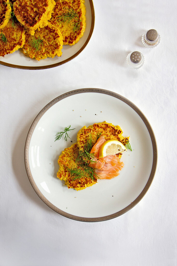 Corn cakes with smoked salmon and dill