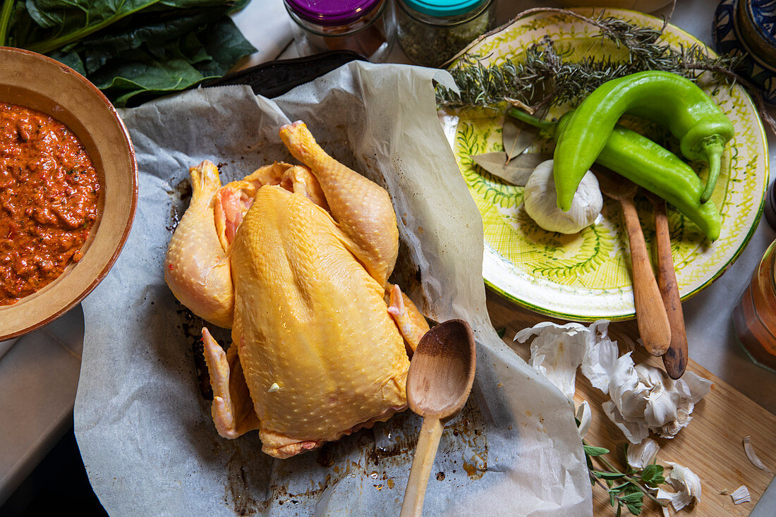 Freilandhuhn mit Zutaten