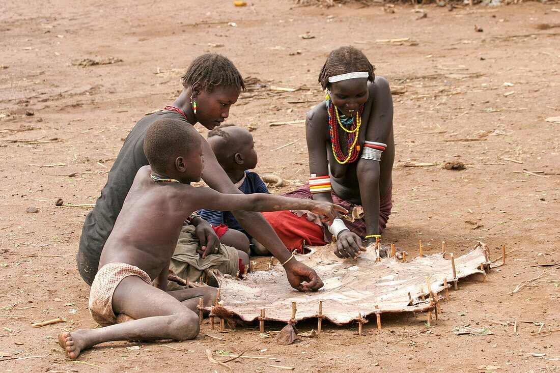 Daasanach tribe teenagers