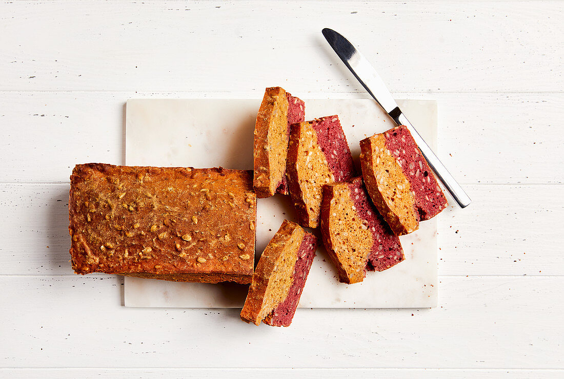 Beetroot bread with sunflower seeds