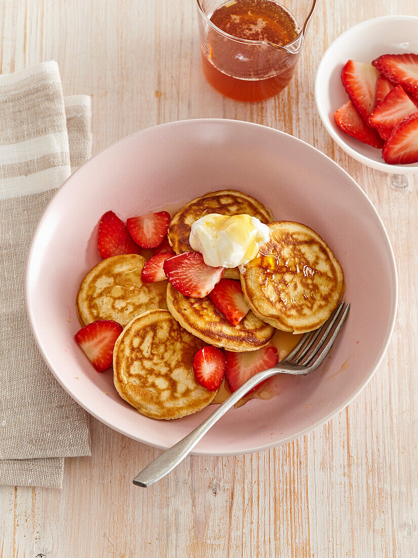 Kefir pancakes with strawberries