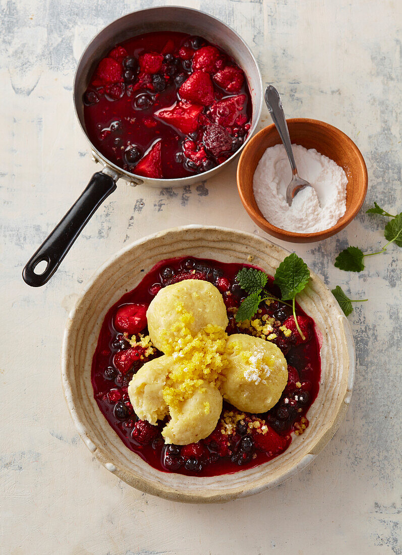 Millet dumplings with forrest berries