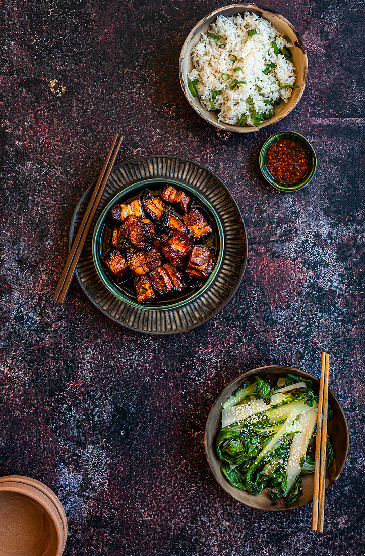 Hong Shao Rou – geschmorter Schweinebauch nach Shanghai-Art zum chinesischen Neujahr