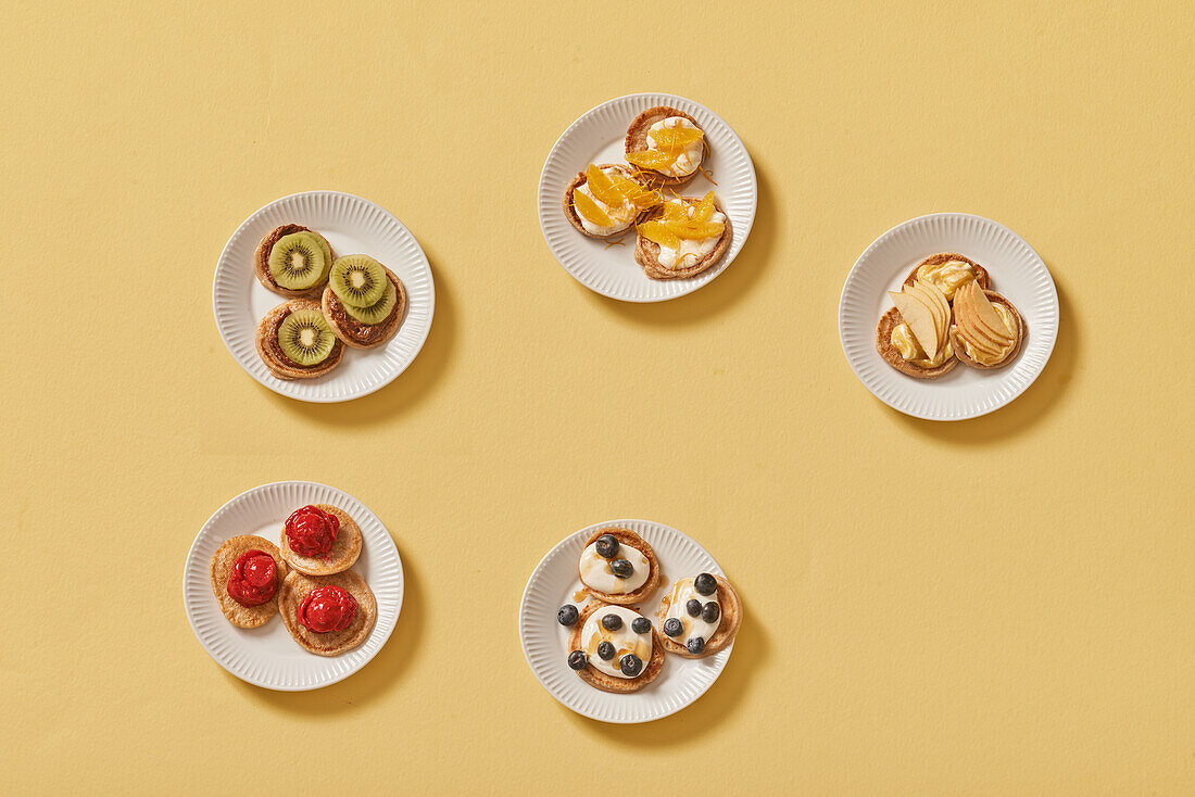 Five colourful sweet blinis