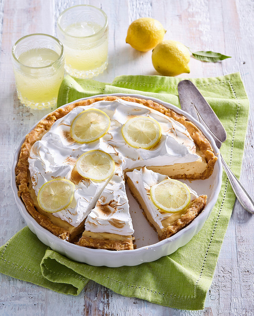 Lemon cake with meringue topping