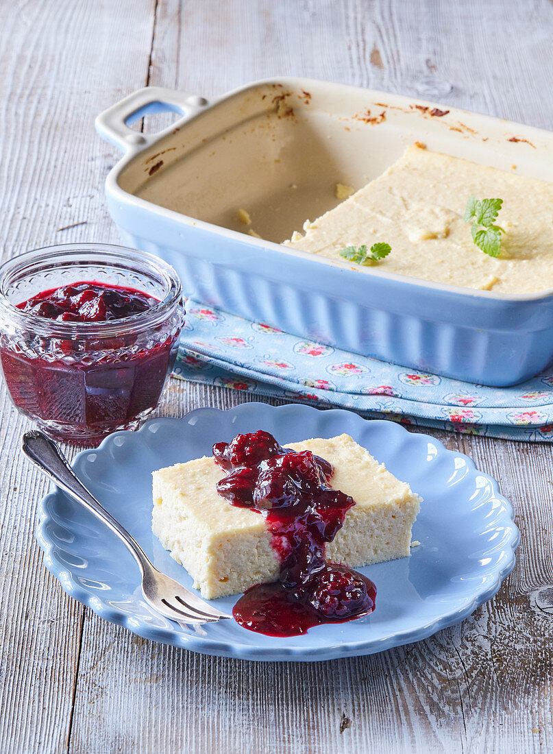 Cheesecake with white chocolate and forrest berries sauce