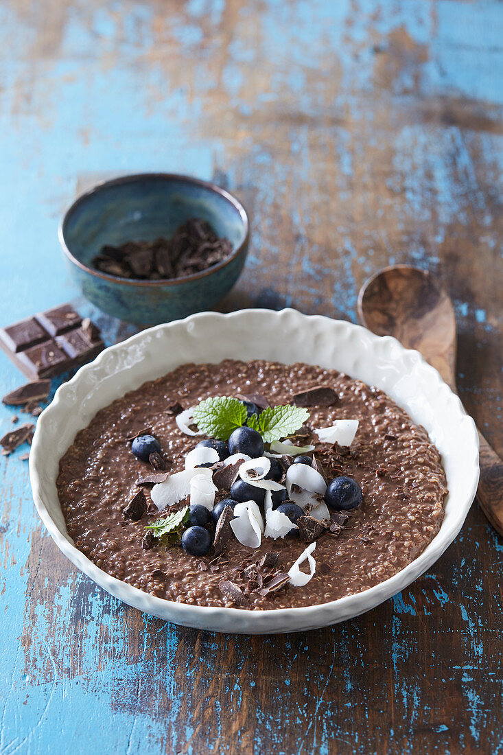 Schokoladen-Quinoa mit Heidelbeeren