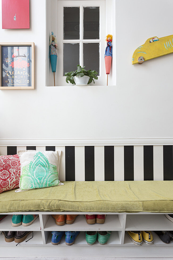 DIY bench with shoe rack