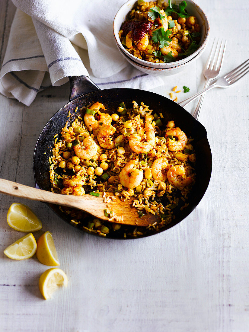 10-minute Moroccan prawn rice bowl