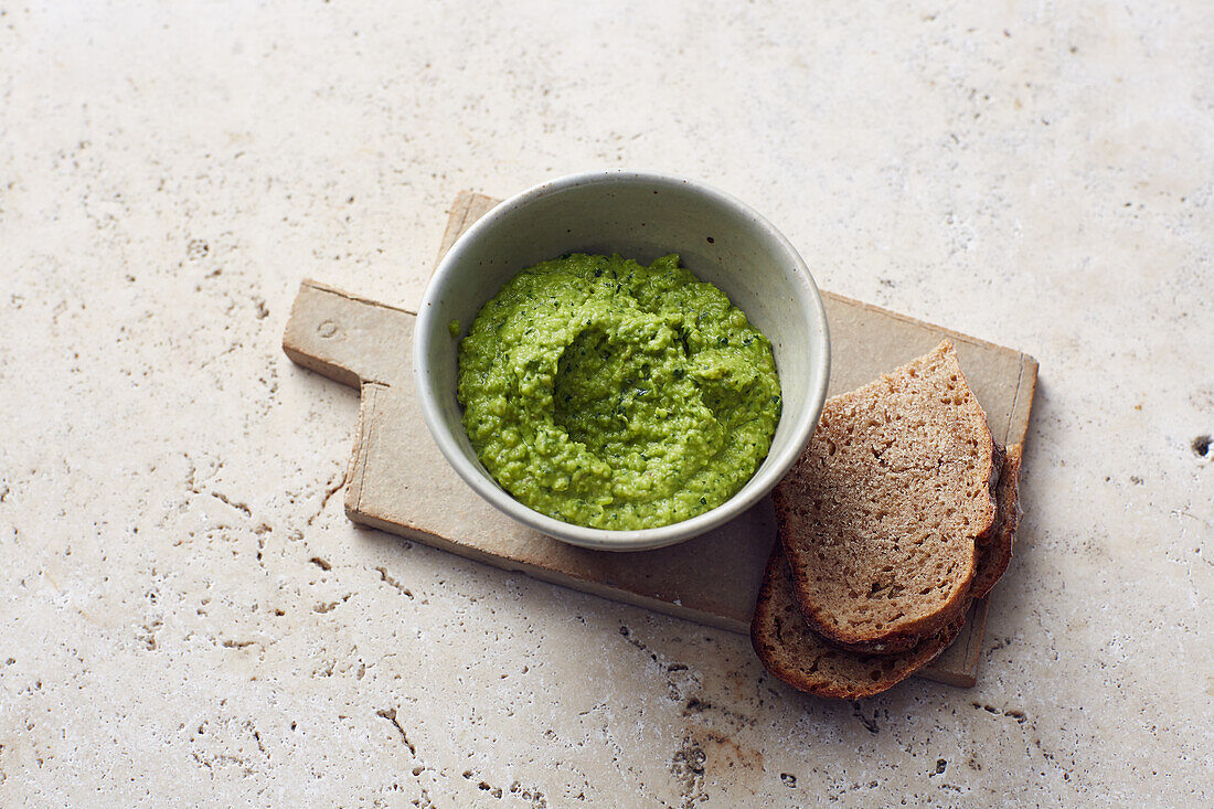 Vegan pea and chilli spread