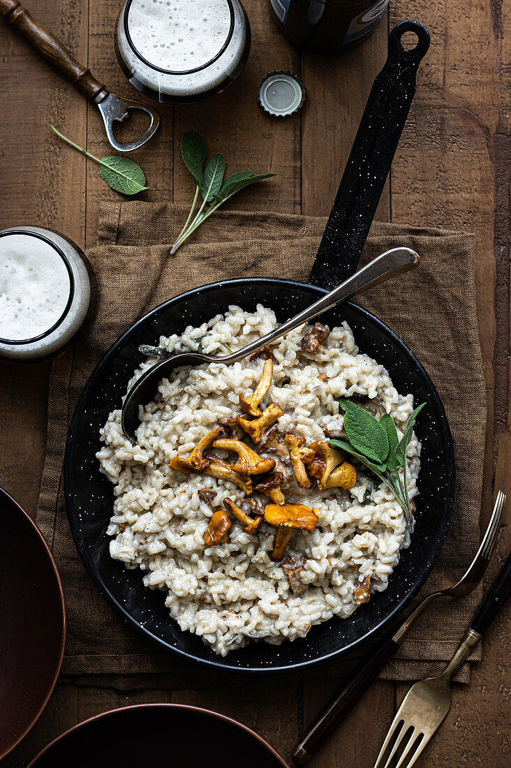 Chanterelles creamy risotto with sage