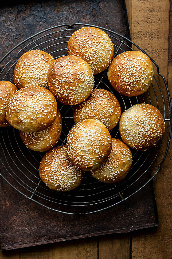 Rolls with sesame seeds