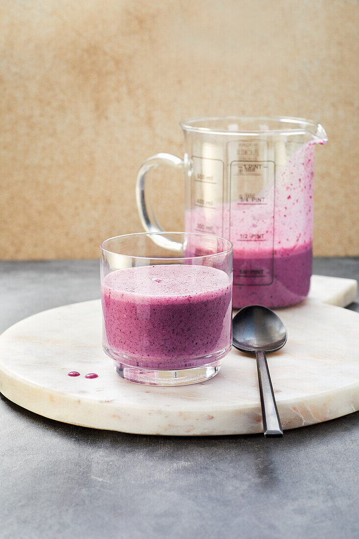 Blueberry buttermilk smoothie with oatmeal