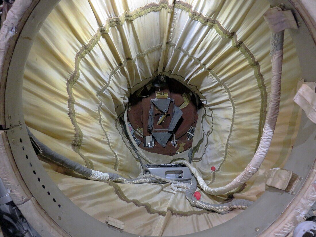 Voskhod 2 spacecraft EVA tunnel