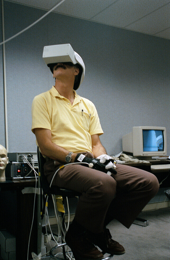 Jeffrey Hoffman in VR helmet & gloves, STS-61