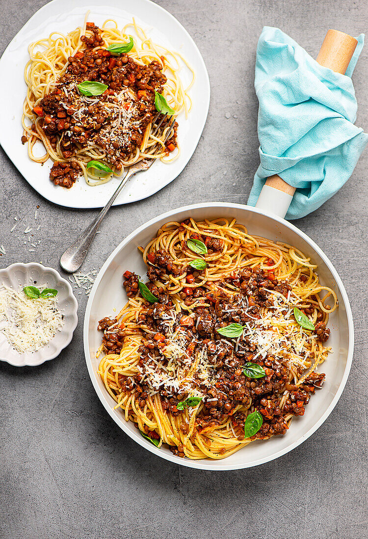 Vegan bolognese with mushrooms and lentils