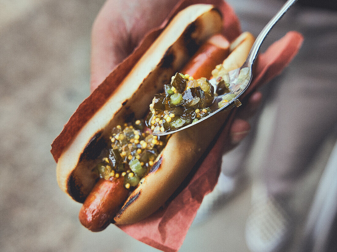 Hot dog with relish
