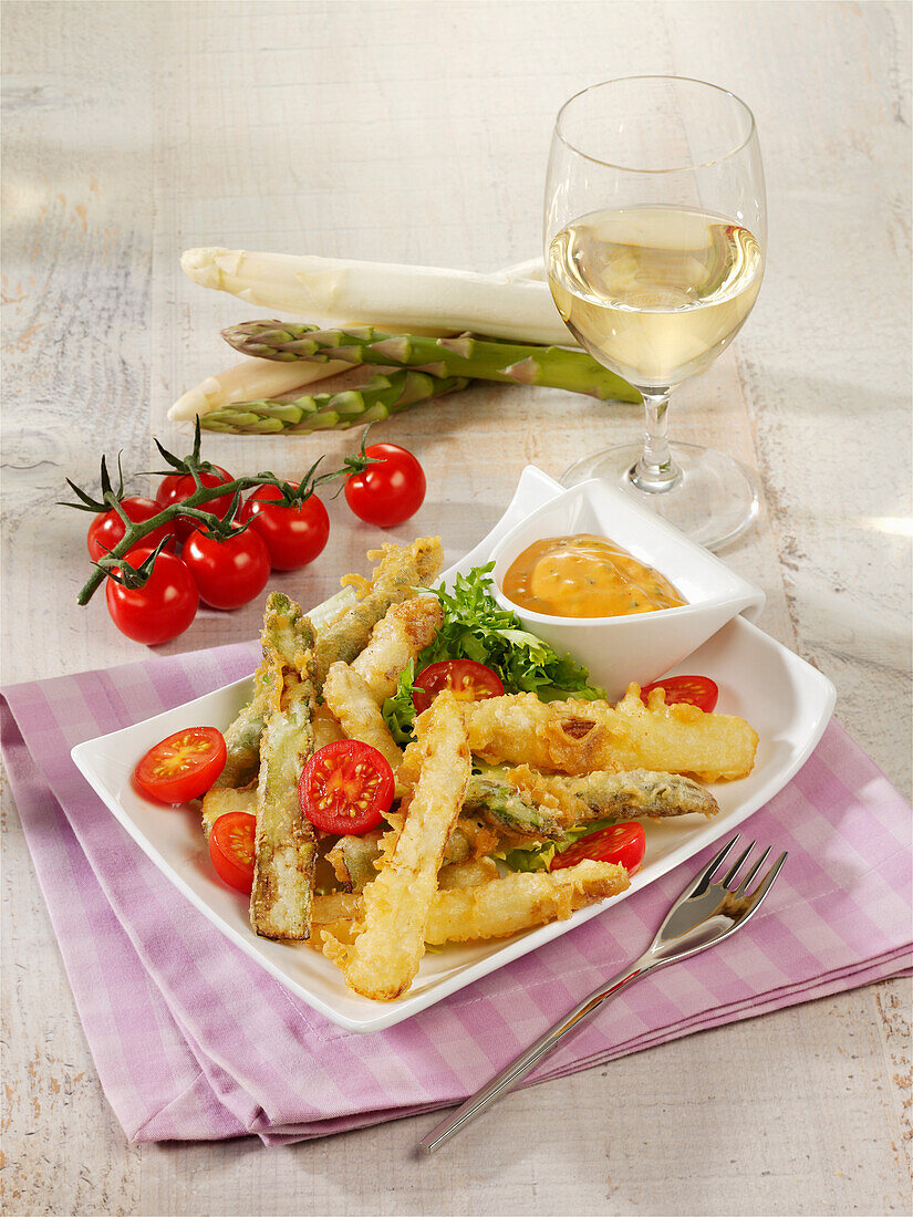 Frittierter Spargel mit Cocktailsauce