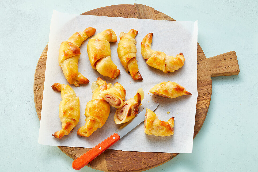 Cheese and ham croissants