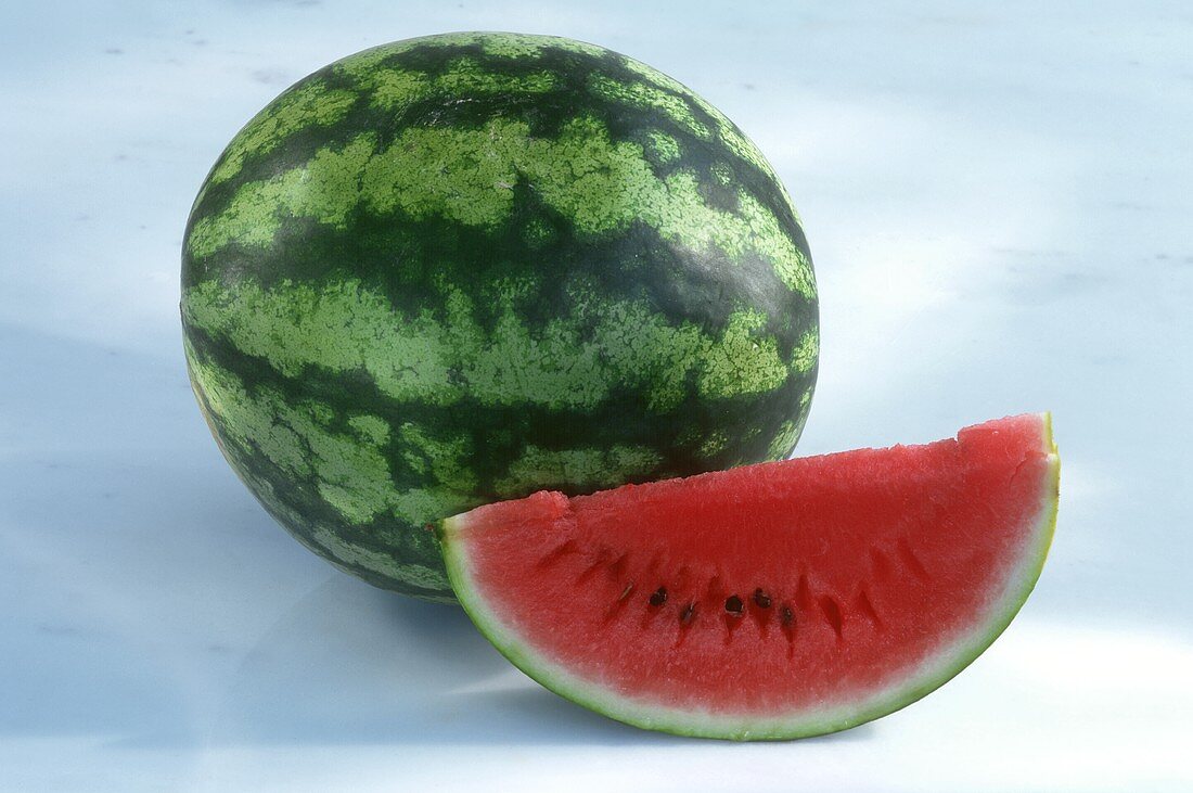 Wassermelone, ganz & Melonenschnitz