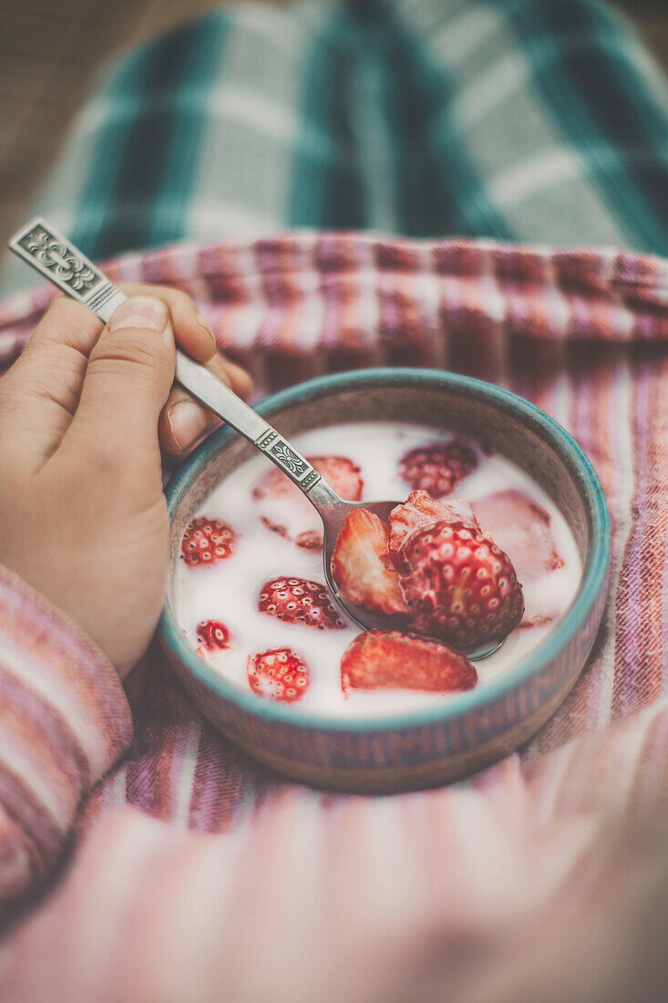 Erdbeeren mit Milch