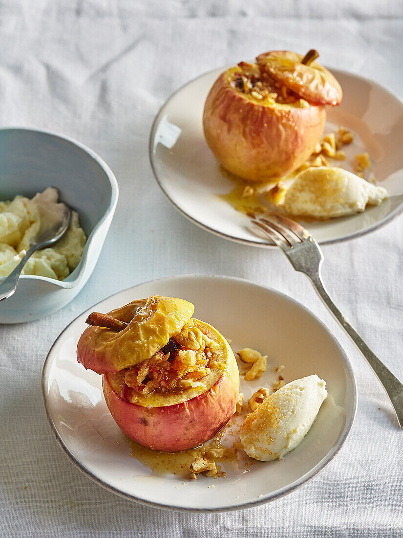 Baked apples with mascarpone