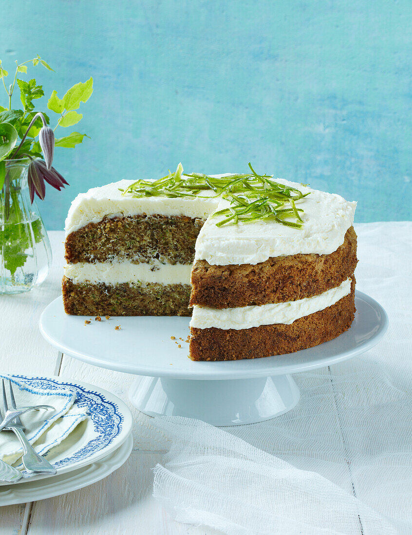 Zucchini cake with lime