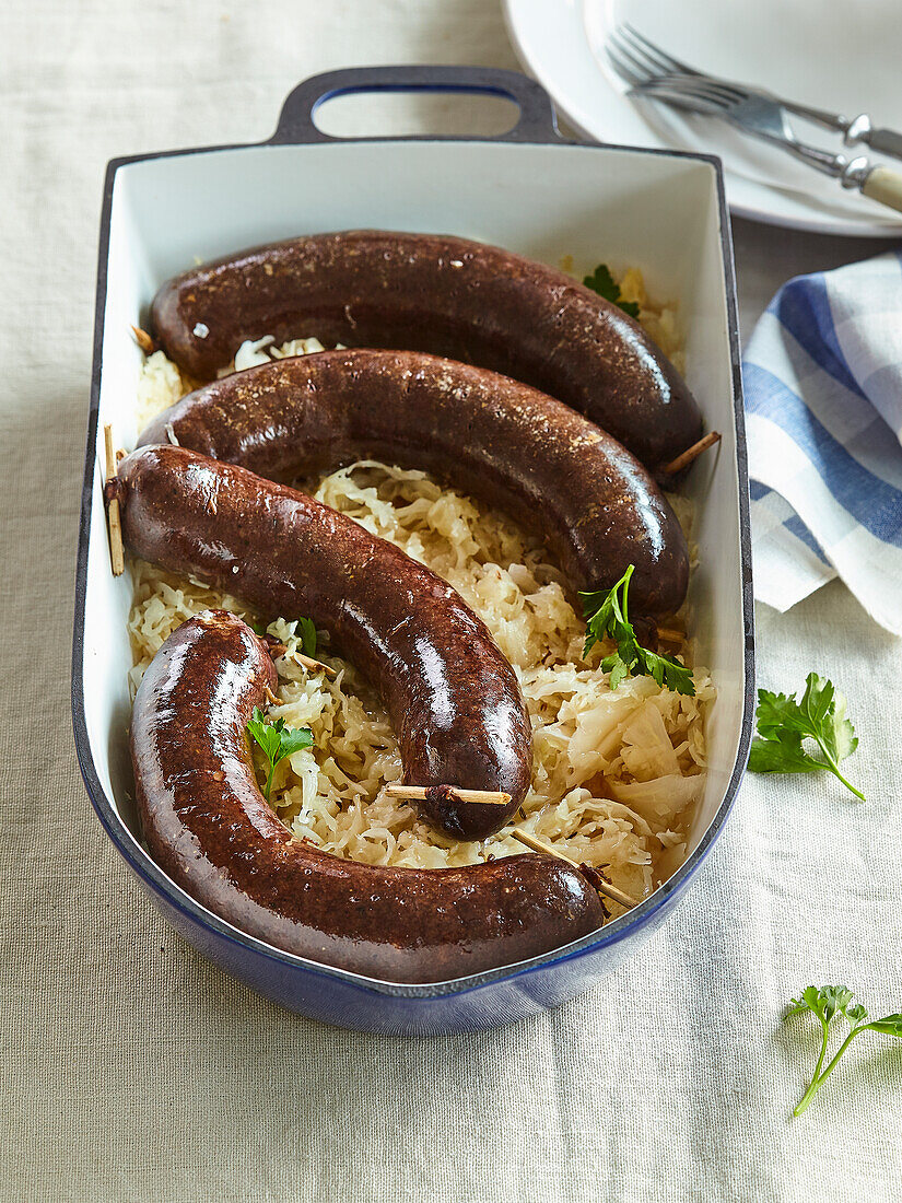 Blutwurst auf Sauerkraut