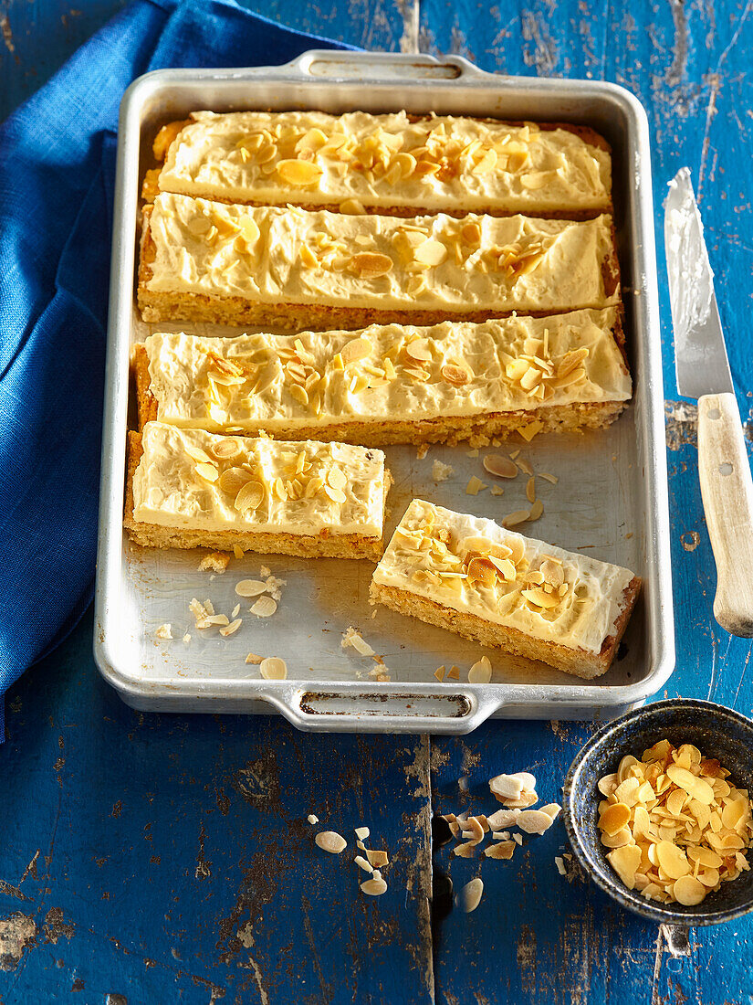 Blondies mit Bananen und Mandeln