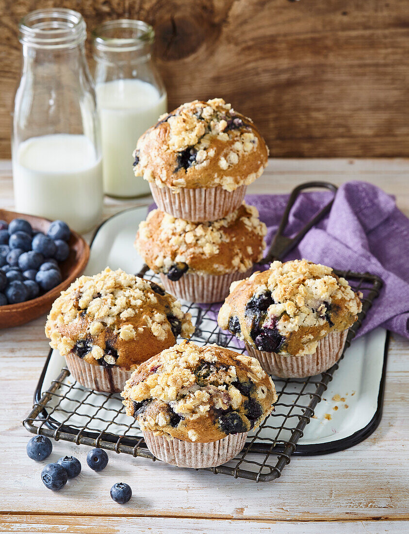 Blaubeermuffins mit Streuseln