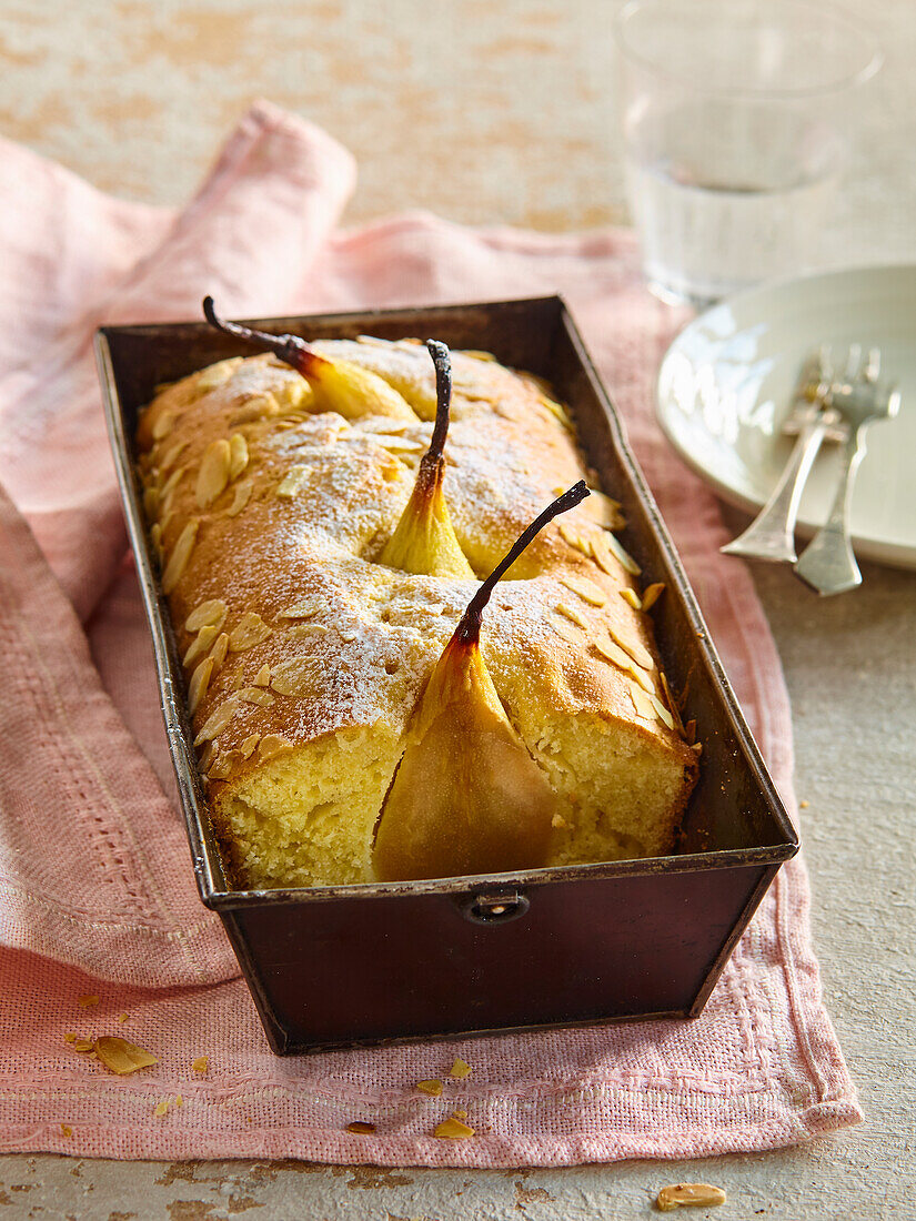 Sweet almond loaf with pears