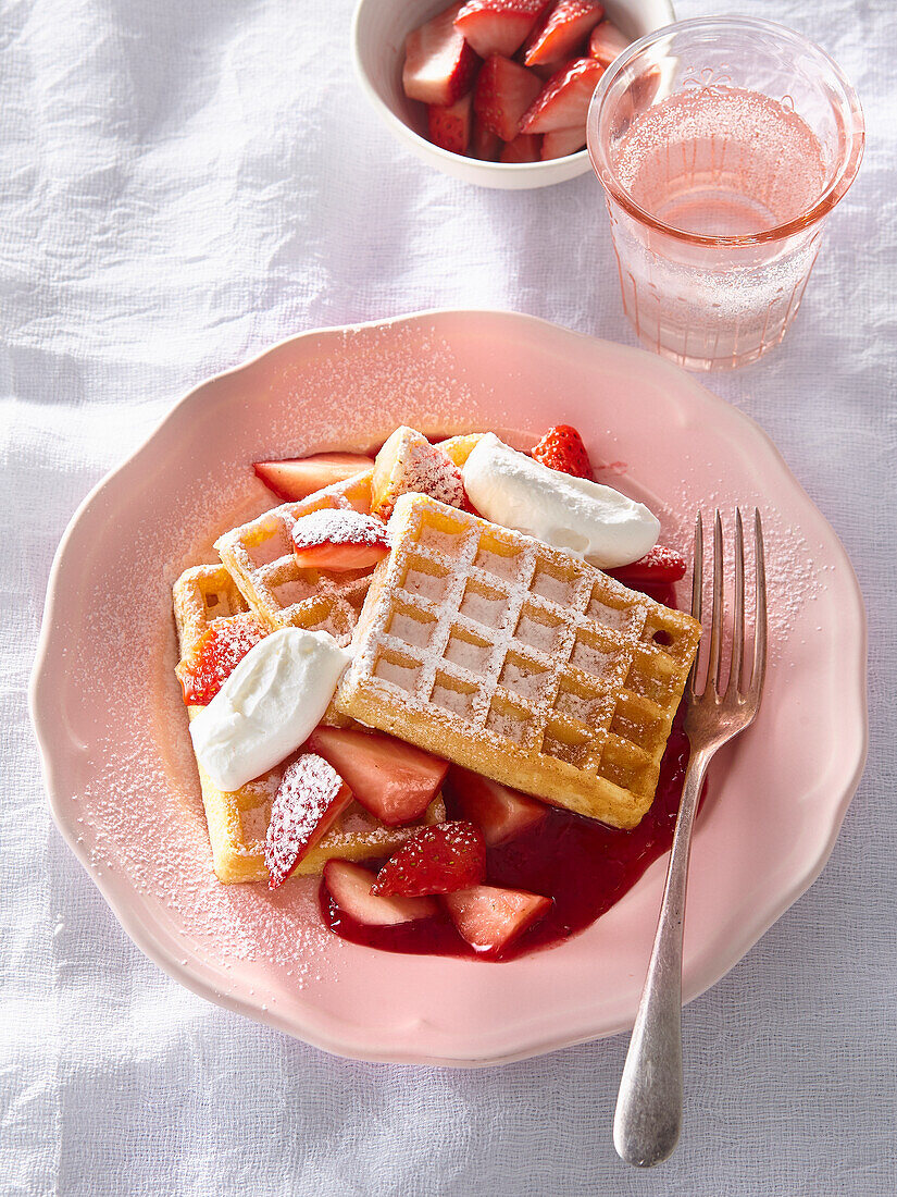 Waffers with strawberry sauce