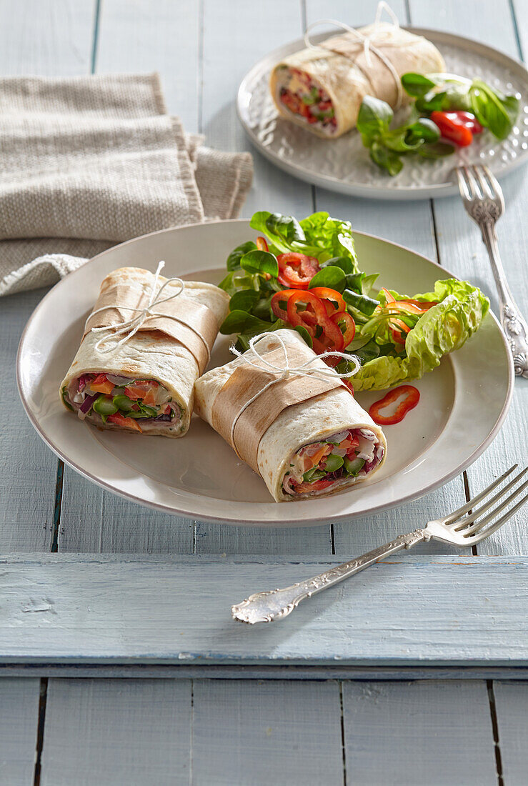 Tortillaröllchen mit Frühlingsgemüse